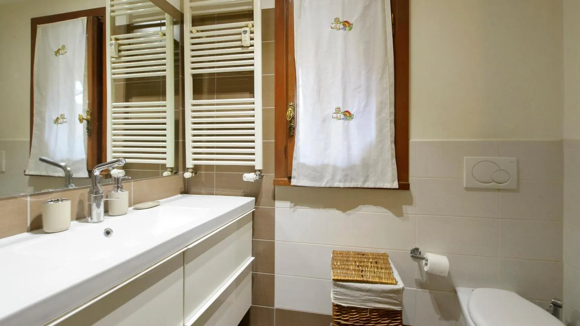 Casa Justa Anastasio Apartment Rome Italy